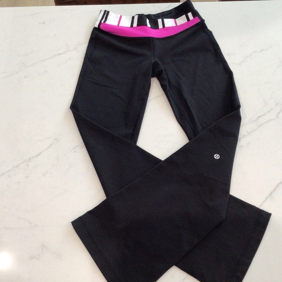 Lululemon Astro Pants, flare leggings, 4 regular, NWOT. - Picture 3 of 8